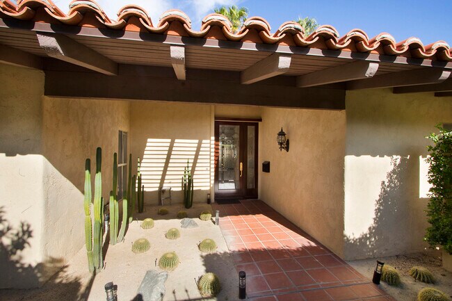 Building Photo - 40080 Via Buena Vista