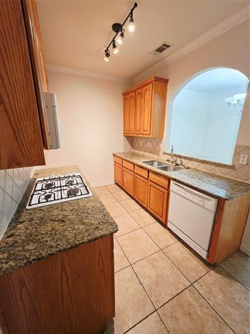 Foto del edificio - 4231 Towne Lake Ct