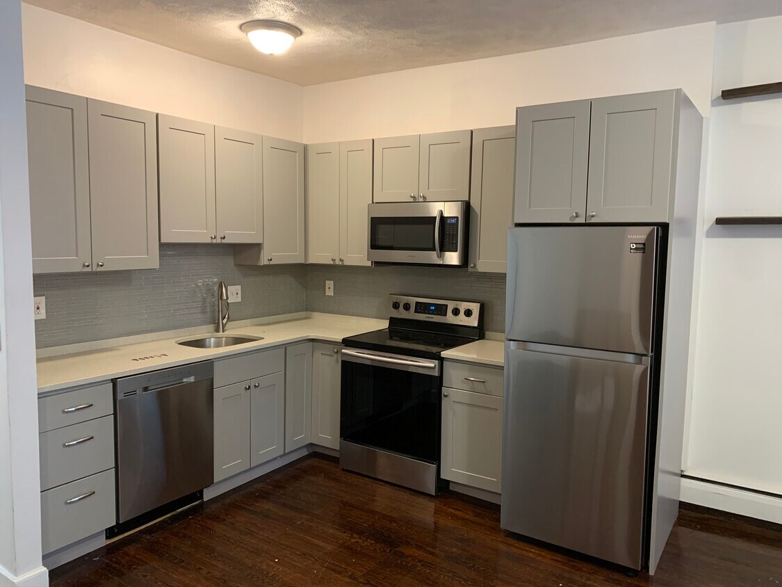 Primary Photo - 41 E Springfield St