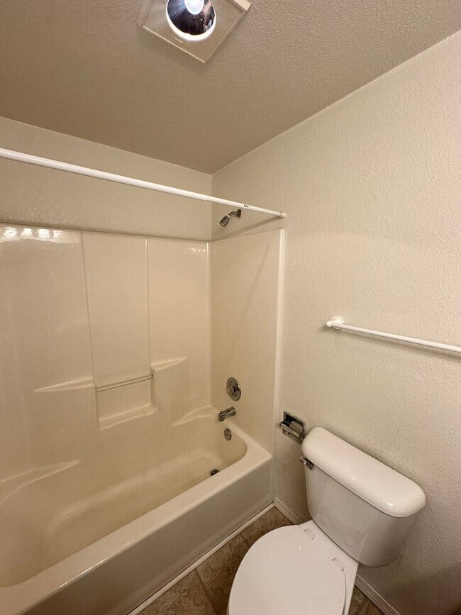 Foto del edificio - 1409 Maple St