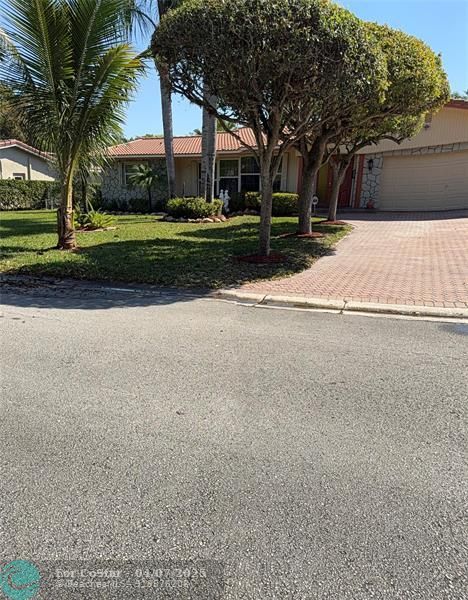 Foto del edificio - 3881 NW 100th Ave