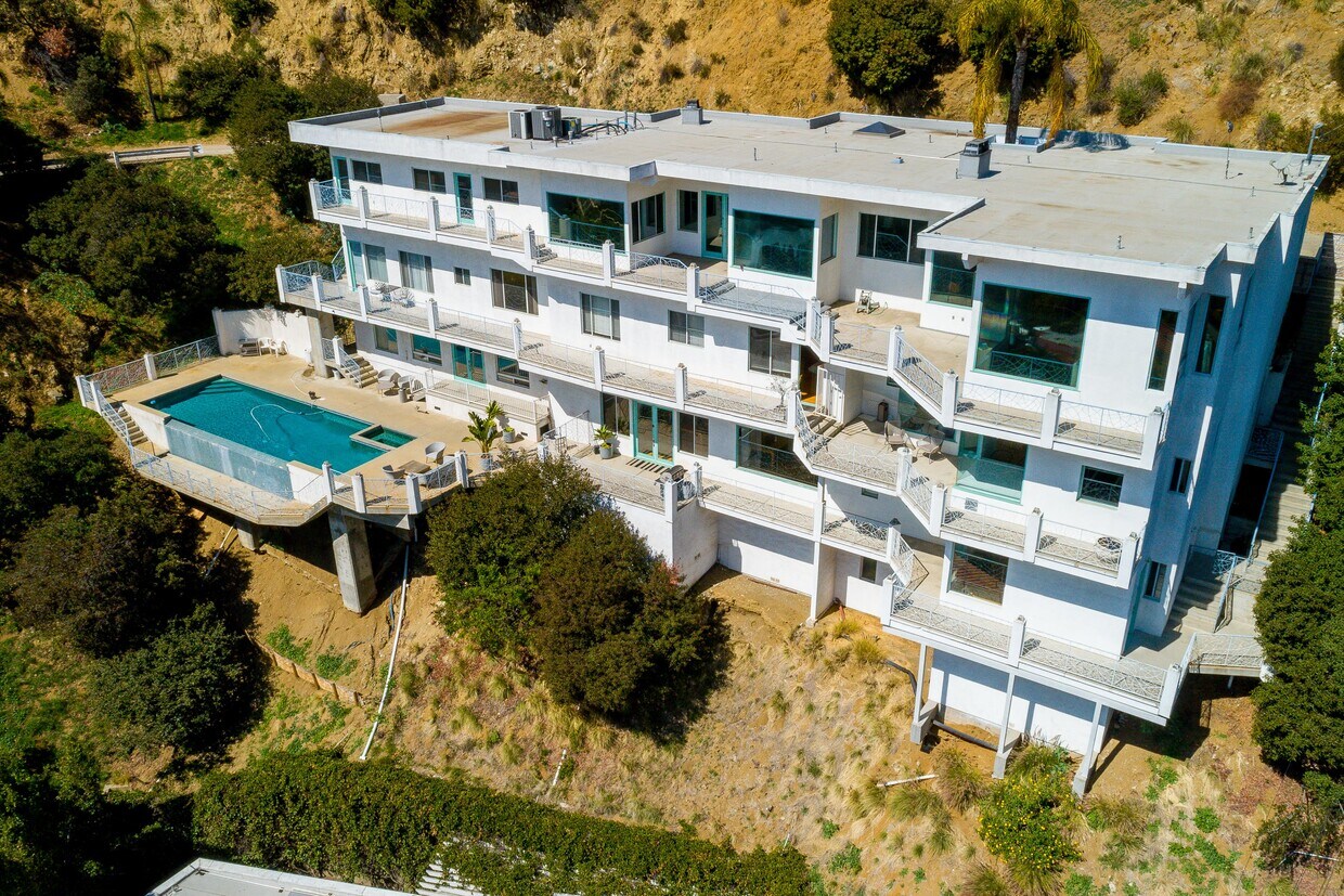 Foto principal - 2000 Wattles Dr
