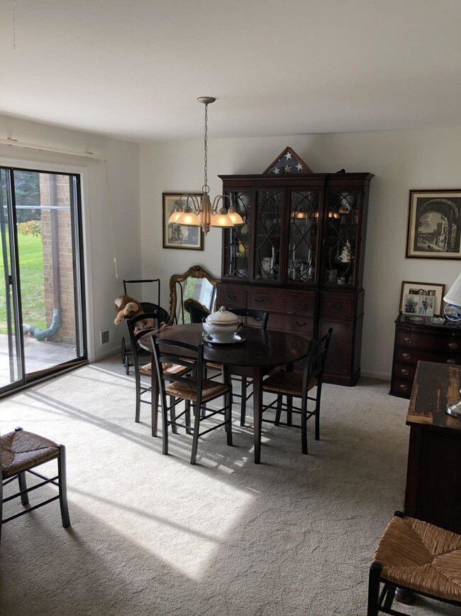 Foto del edificio - 15 Willow Ln