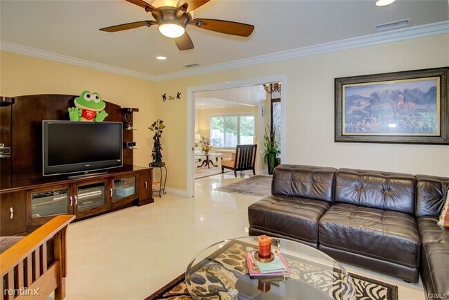 Foto del edificio - 3 br, 2 bath House - 450 Teakwood Ave