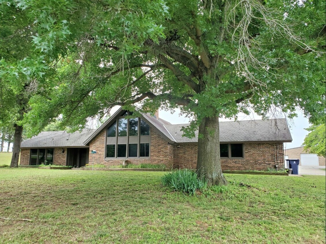 Primary Photo - 2 Bed 2.5 Bath Plus Loft 2 Car Garage Plus...
