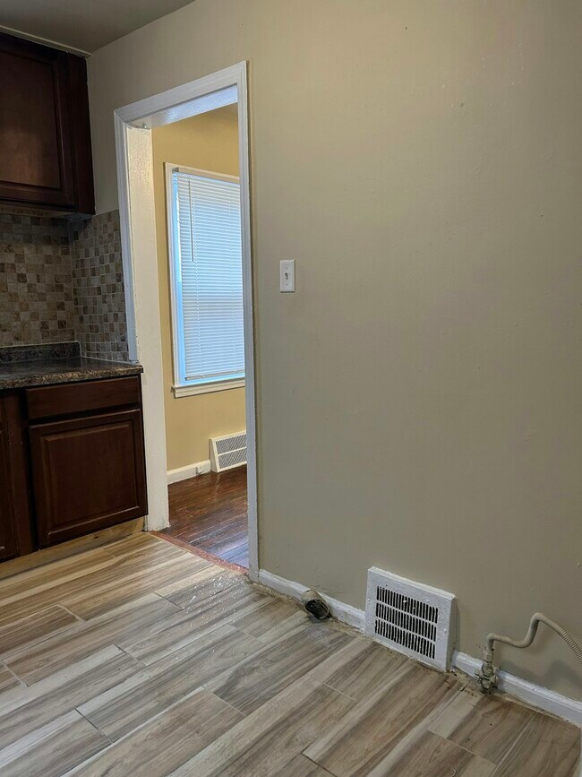 Foto del edificio - 18515 Greenfield Rd