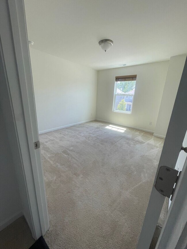 Building Photo - 830 Firebrick Dr