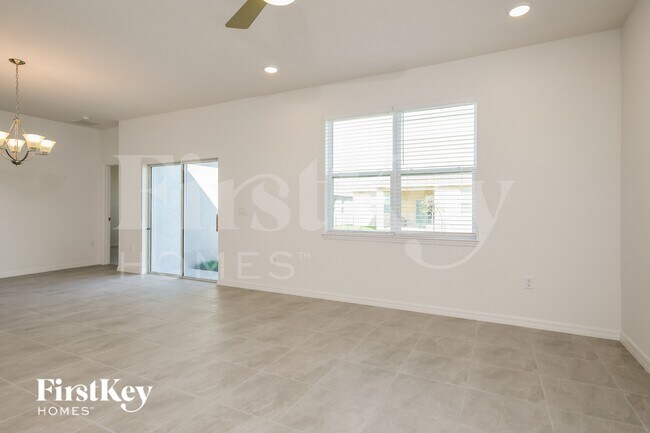 Building Photo - 1226 Ponca Rd