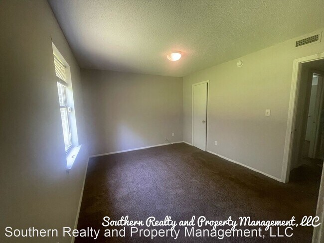 Foto del edificio - 3 br, 2 bath House - 5252 Levenson Road