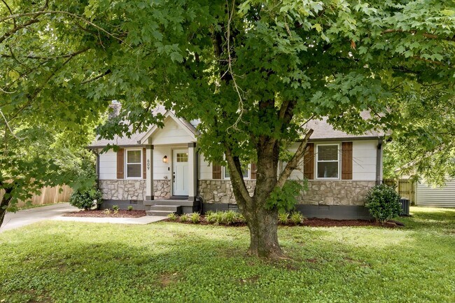 Building Photo - 609 Jay Ct