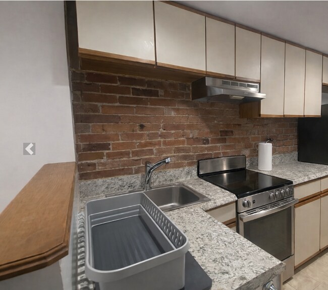 Foto del edificio - 214 Hemenway St