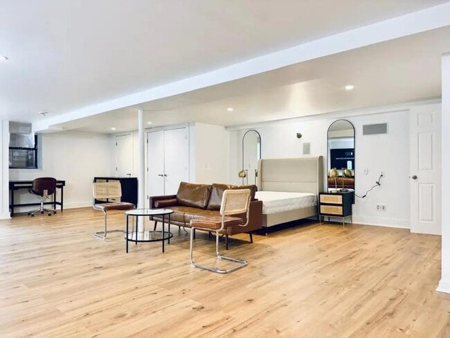 Foto del edificio - Nice room in a good neighborhood