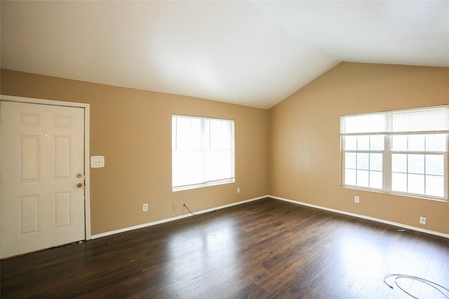 Building Photo - 9406 Grannis St