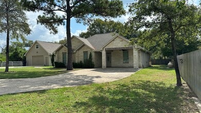 Building Photo - 25221 Armagh Rd