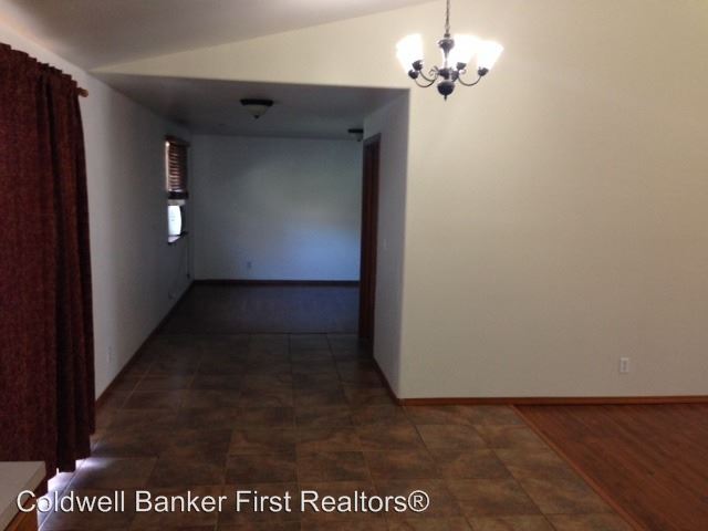 Foto del edificio - 316 NE Kingwood Pl