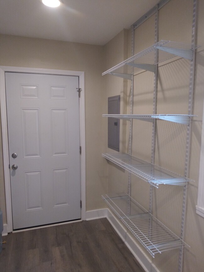 Storage - 1026 S Clay St