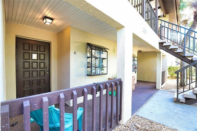 Foto del edificio - 295 Mission Trail W