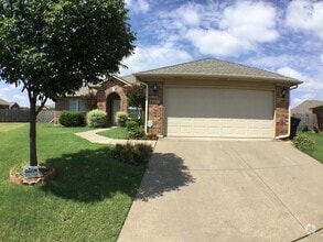Building Photo - 18001 Montoro Way