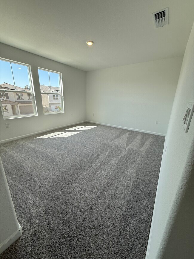 Foto del edificio - 15440 Gallatin Rd