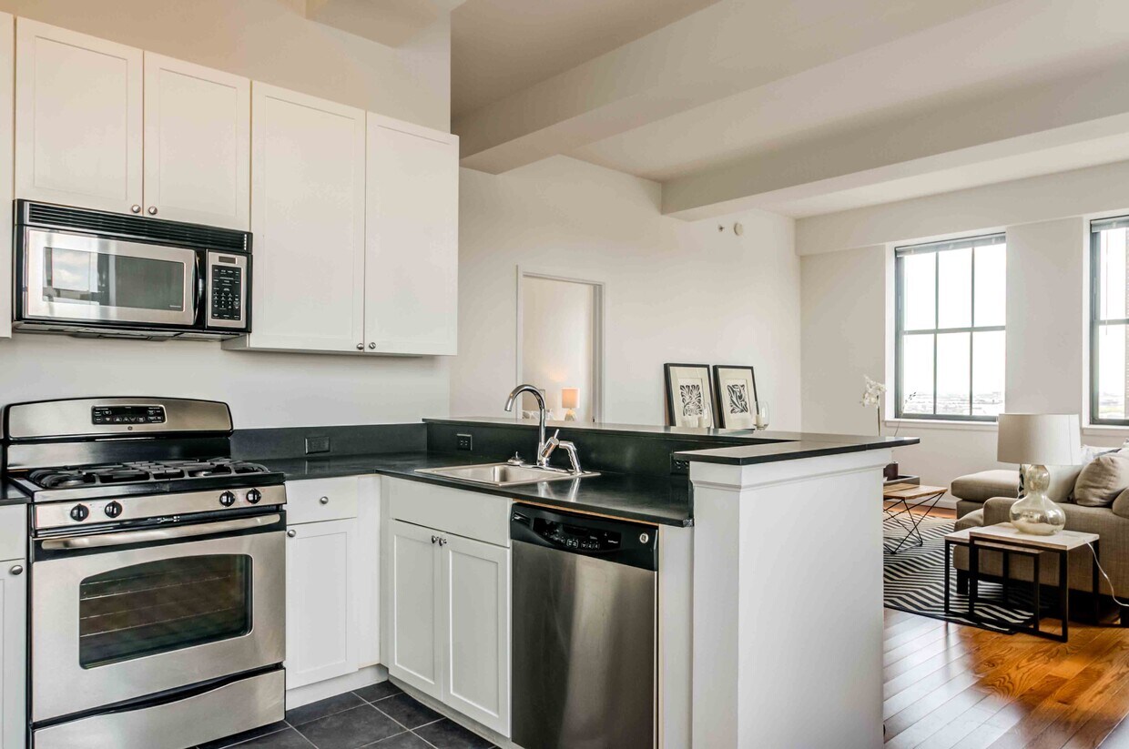 Primary Photo - 411 Marlborough St