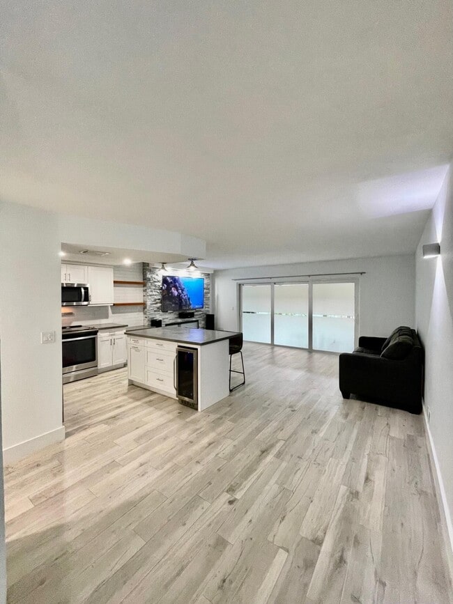 Building Photo - 342 Southwind Dr