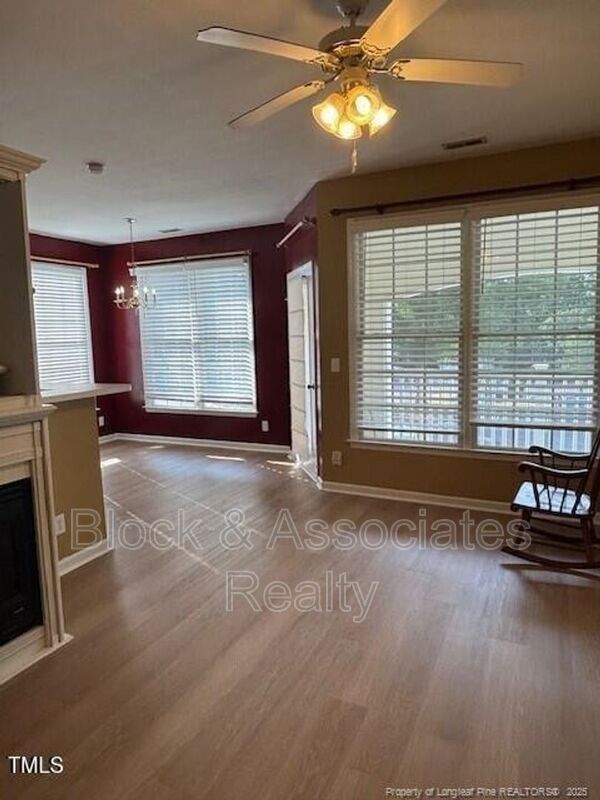 Foto del edificio - 1321 Kudrow Ln