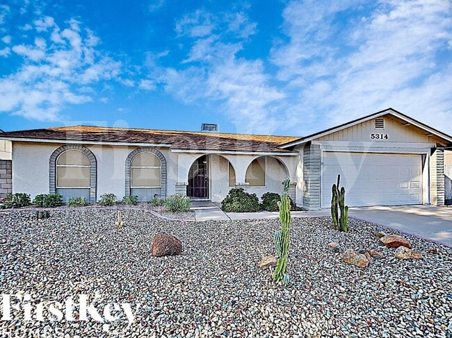 Building Photo - 5314 W Altadena Ave