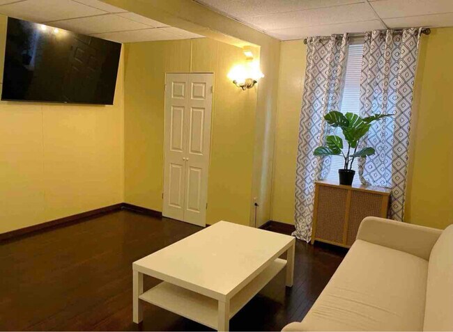 Foto del edificio - 5432 Baywood St