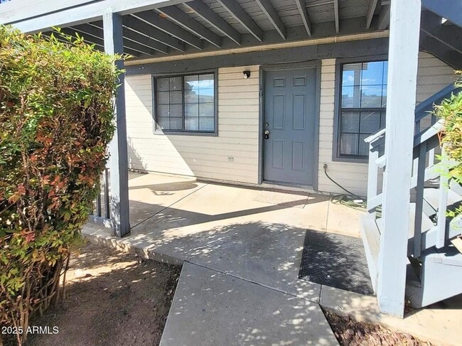 Building Photo - 3186 N Bumblebee Dr
