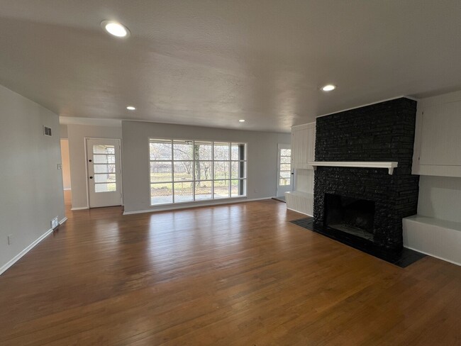 Foto del edificio - 4633 N Indiana Ave
