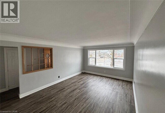 Building Photo - 140 Byron Ave