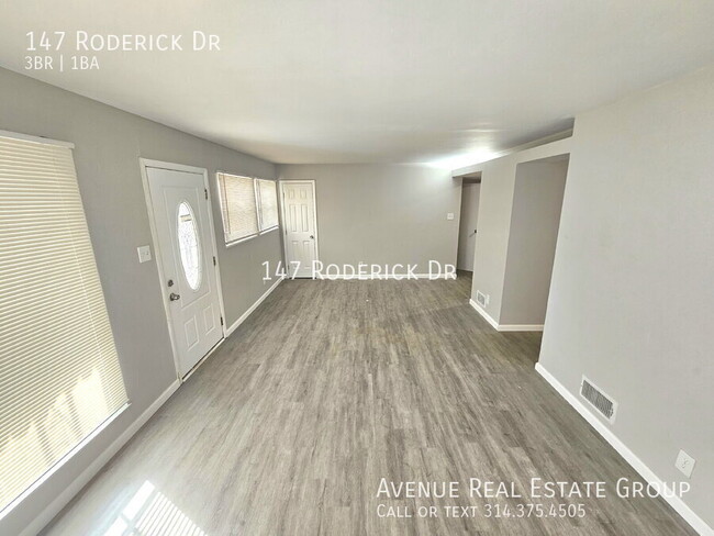 Building Photo - 147 Roderick Dr