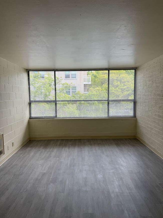 Foto del edificio - 430 E Howell St