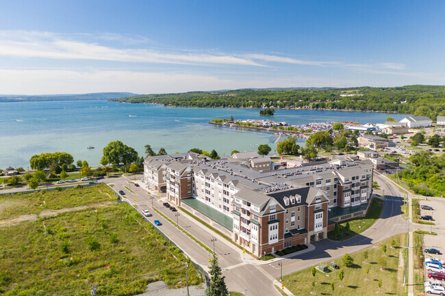 Building Photo - Pinnacle North Apartments