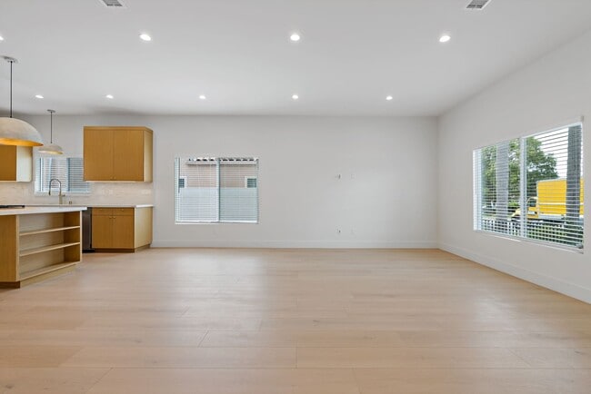 Building Photo - Beautifully Renovated 3-Bedroom Home – Mod...