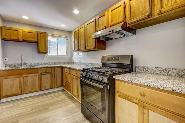 Building Photo - 9838 S Van Vlissingen Rd
