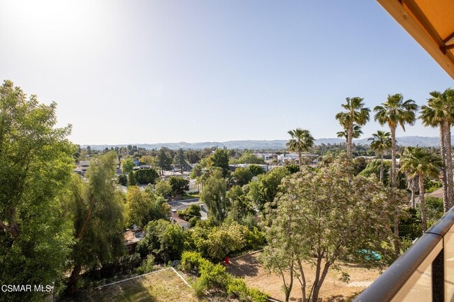 Building Photo - 5293 Calatrana Dr
