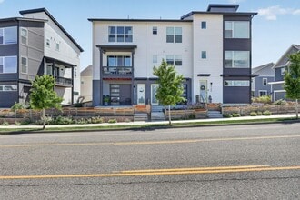 Building Photo - 2124 Alcott Way