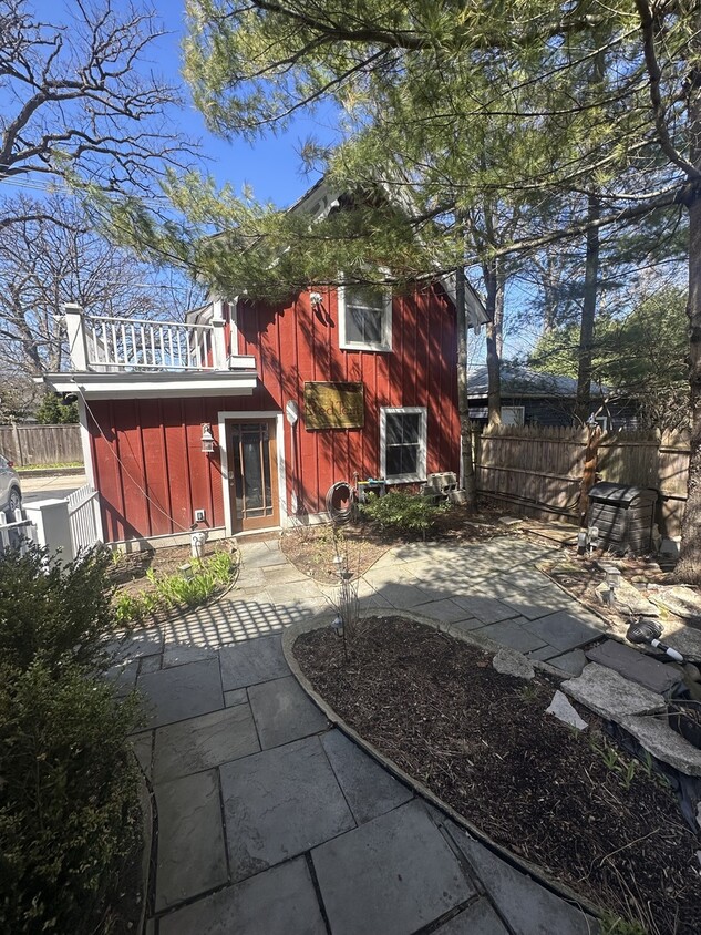 Primary Photo - 219 6th Street Ch