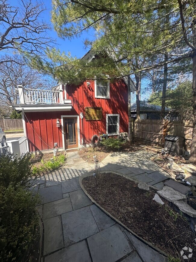 Building Photo - 219 6th Street Ch