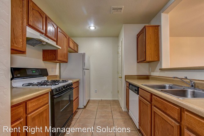 Building Photo - 3950 N Dana Ct