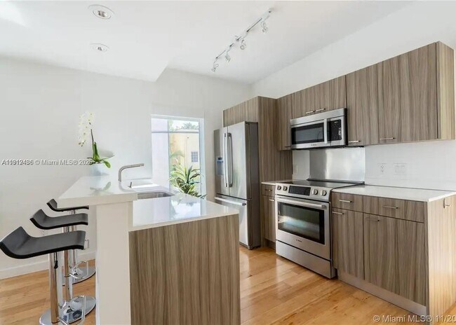 Foto del edificio - 619 Meridian Ave