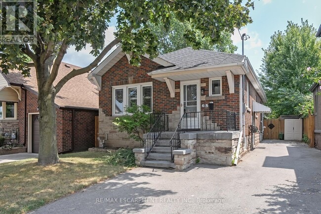 Photo du bâtiment - 65 Kenilworth Ave S
