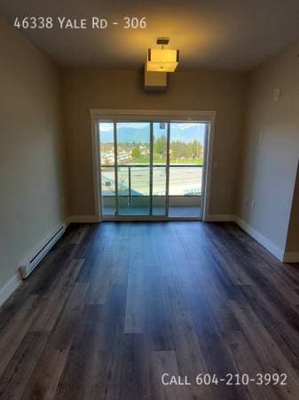 Building Photo - Stylish 3rd Floor Condo with Great View