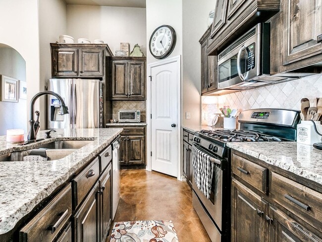 Foto del edificio - Deer Creek Schools and a Gated Community!