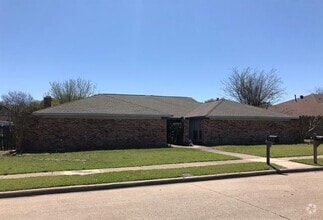 Building Photo - 2120 Teakwood Ln
