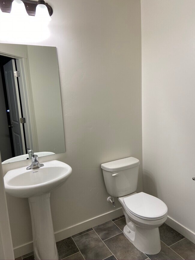 Foto del edificio - 1725 W 1210 S St