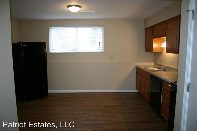 Foto del edificio - 1 br, 1 bath Apartment - 619 W. 14th