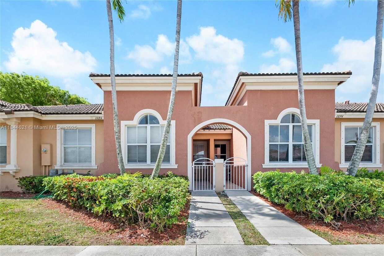 Primary Photo - 11084 SW 237th Ln