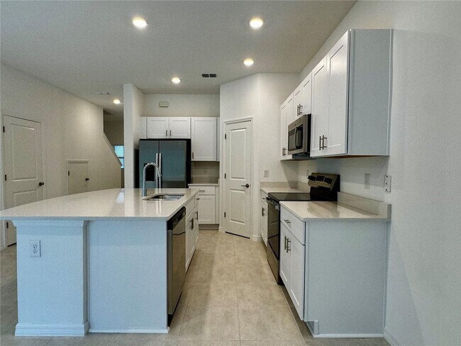 Building Photo - 3037 Canary Ave